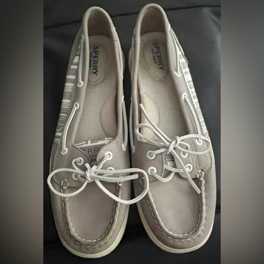 Sperry: Gray and White Women’s Boat Shoes: Size 9.5